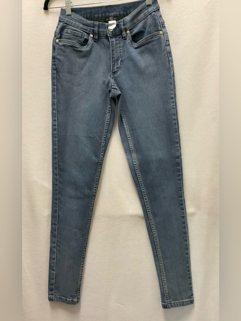 VENUS Skinny High-Rise Jeans in Faded Blue